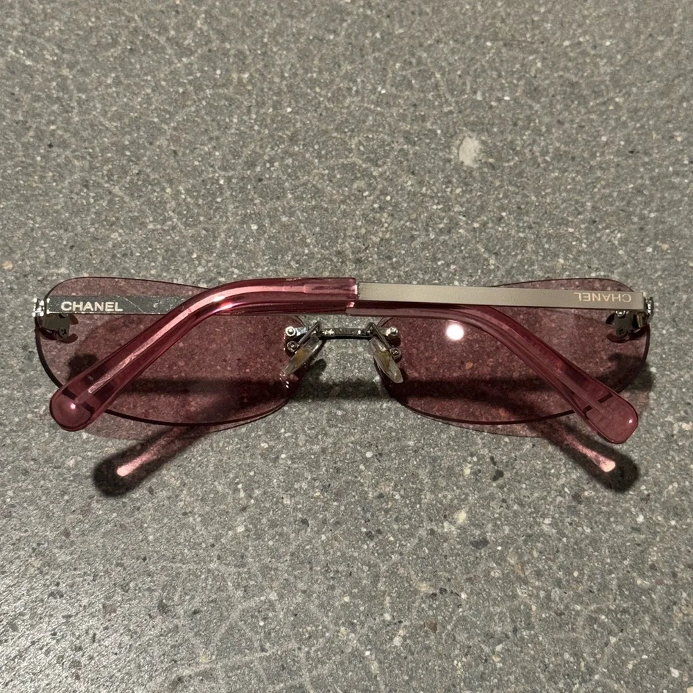 CHANEL Pink Sunglasses - Picture 4 of 7